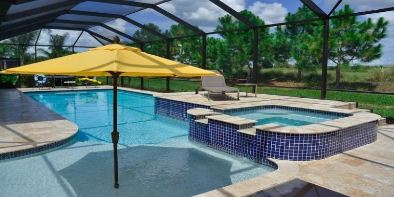 Decorating Your Pool Area is Easier Now With These 5 Tips - HomesCute